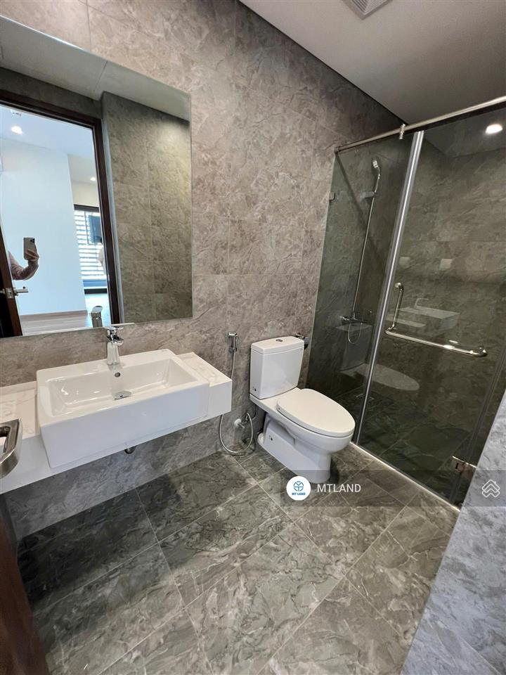 Giá sốc căn 3 ngủ phân khu metropolitan 93m2 hướng đông nam giá 5,6x tỷthanh toán tiến độ giãn