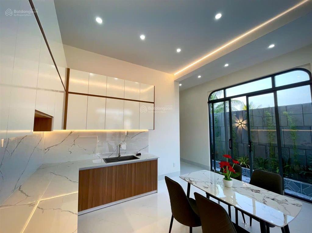 Nhà gần trung tâm quang trường aeon