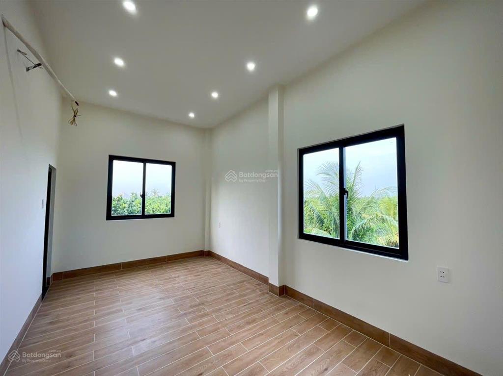 Nhà gần trung tâm quang trường aeon