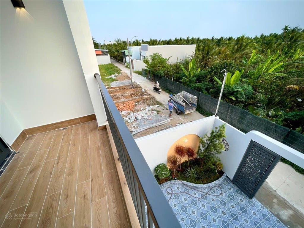 Nhà gần trung tâm quang trường aeon