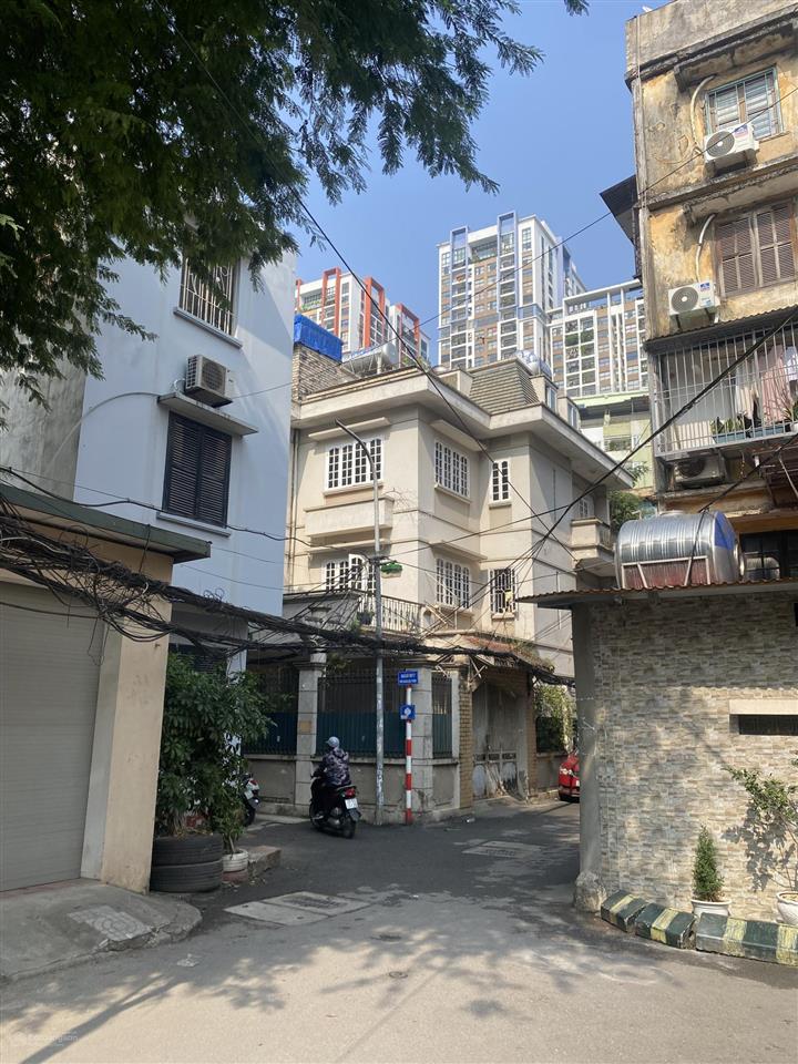 Anh trai nhà bác ruột (xịn) chỉ đạo đăng bán giúp căn nhà  hoàng đạo thành  120m2  lô góc 3 mt