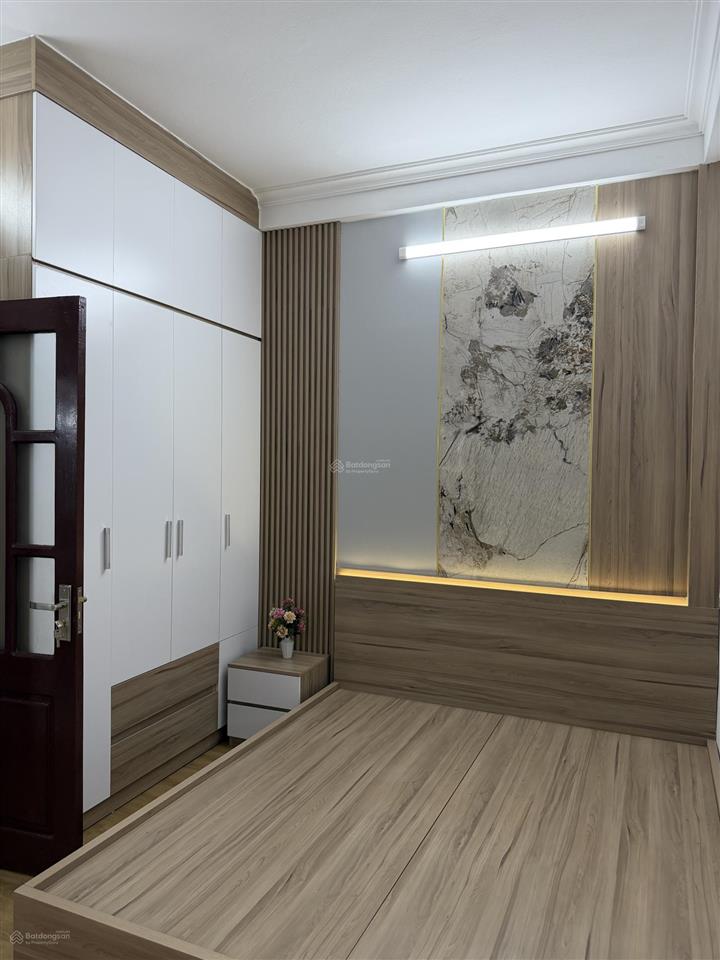 Nhà trung tâm quận hoàng mai  bến xe nước ngầm , giáp bát 25m2 4.5 tầng 3 ngủ dá 5.39 t