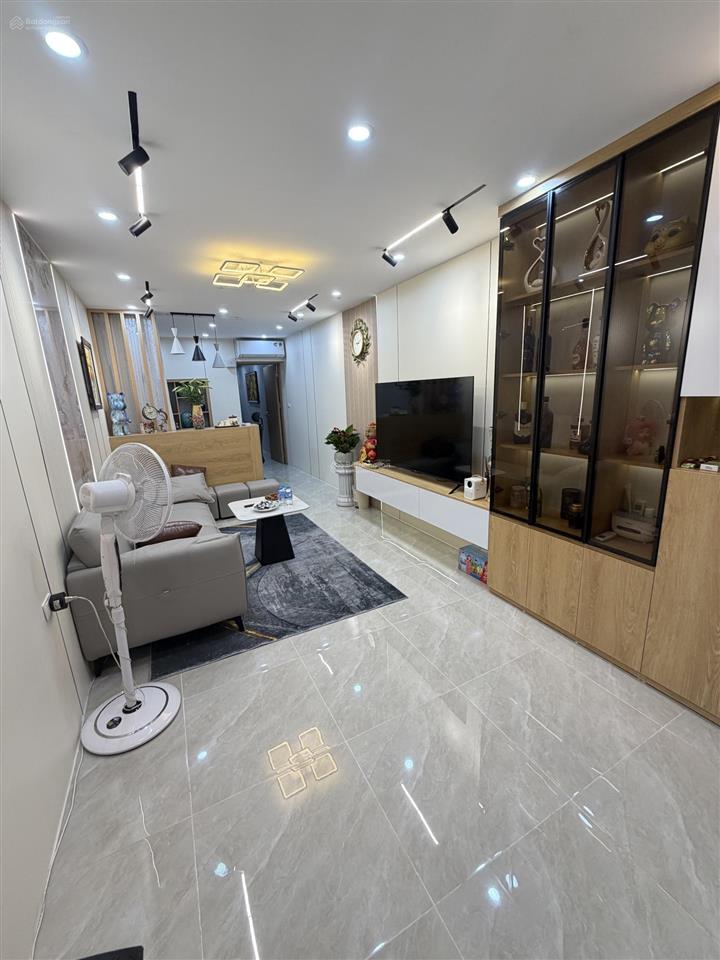 Chính chủ em bán căn hộ chung cư mặt đất phố 8/3 trung tậm quận hbt 75 m2  2 ngủ 2 wc giá 5.39tỷ