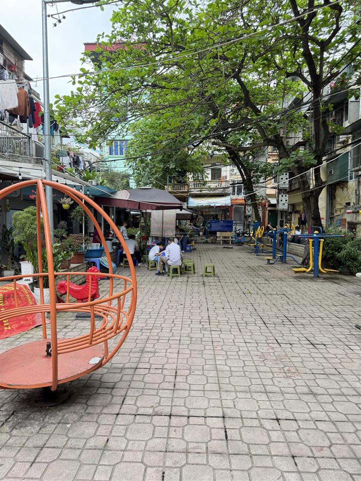 Chính chủ em bán căn hộ chung cư mặt đất phố 8/3 trung tậm quận hbt 75 m2  2 ngủ 2 wc giá 5.39tỷ