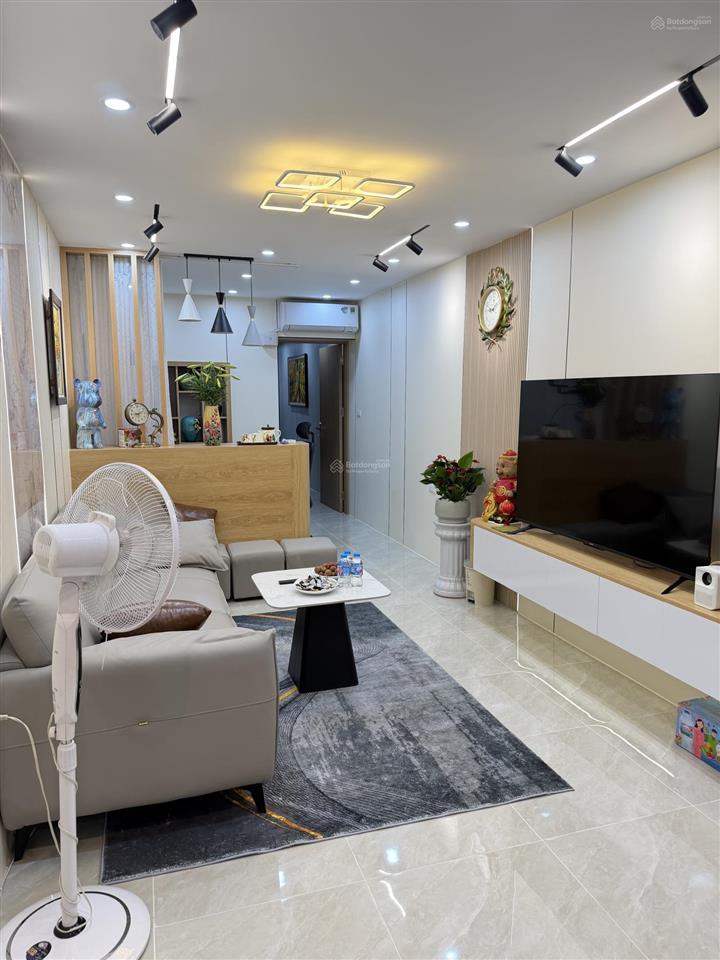 Chính chủ em bán căn hộ chung cư mặt đất phố 8/3 trung tậm quận hbt 75 m2  2 ngủ 2 wc giá 5.39tỷ