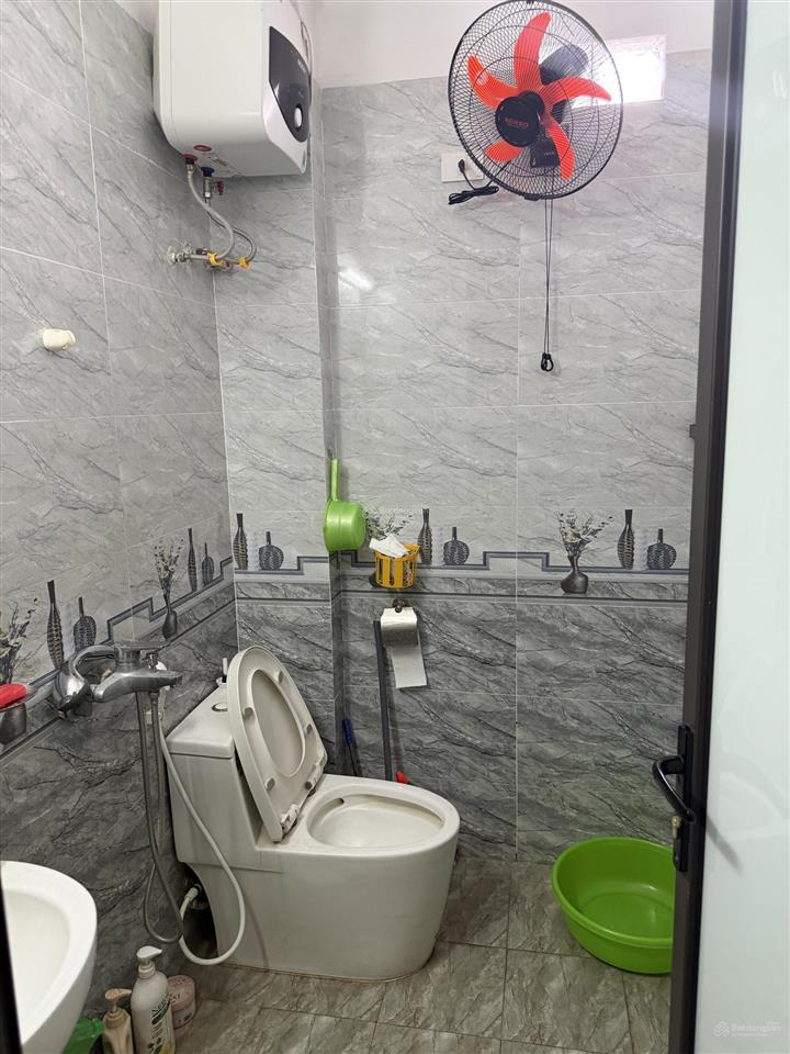 Chính chủ em bán nhà tây trà lĩnh nam 45 m2 5 tầng  5 ngủ một nhà ra oto tránh dá 9.5