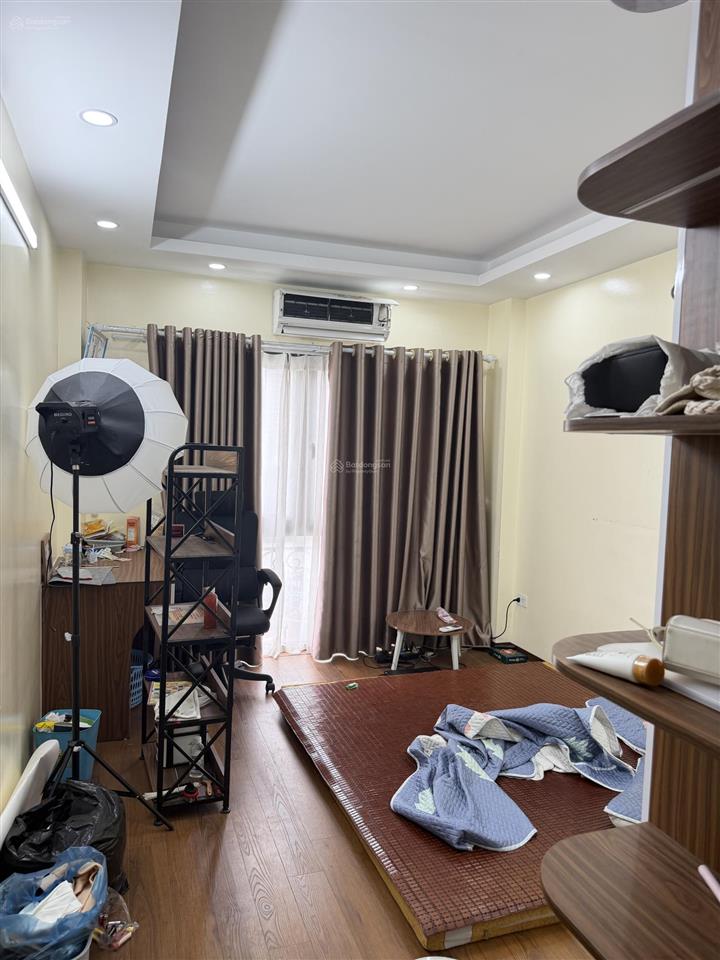 Chính chủ em bán nhà tây trà lĩnh nam 45 m2 5 tầng  5 ngủ một nhà ra oto tránh dá 9.5