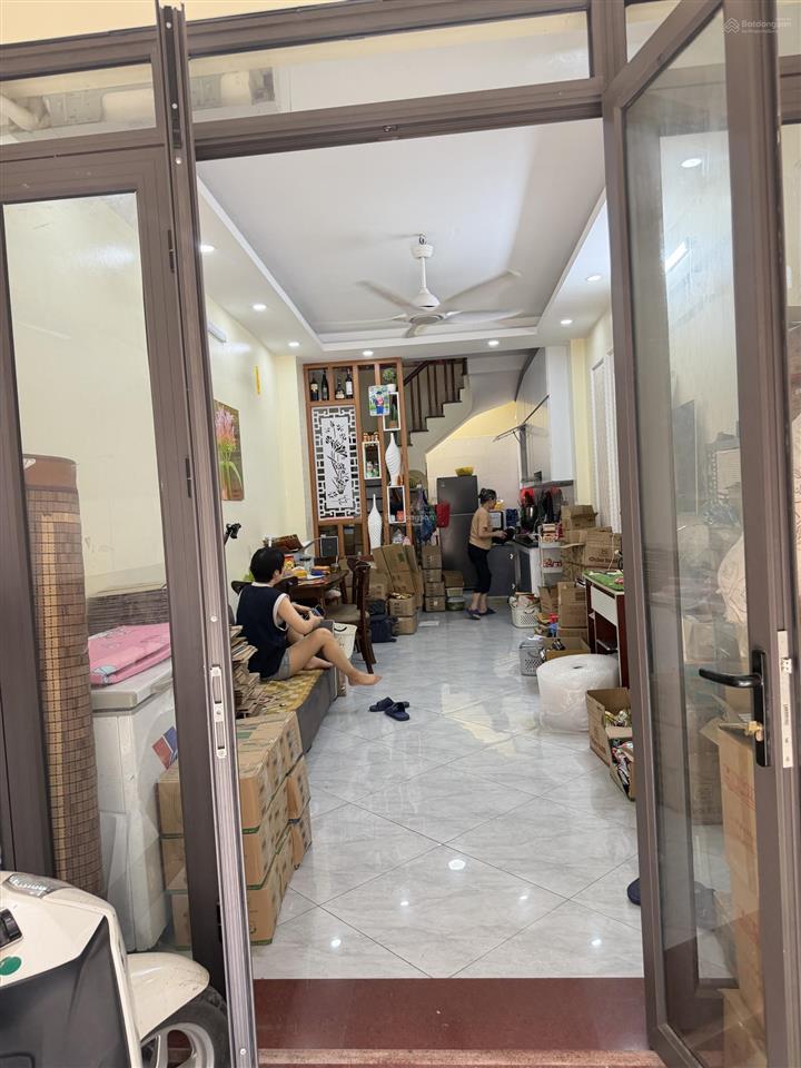 Chính chủ em bán nhà tây trà lĩnh nam 45 m2 5 tầng  5 ngủ một nhà ra oto tránh dá 9.5