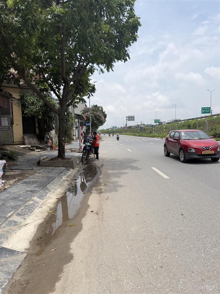 Chính chủ em bán nhà tây trà lĩnh nam 45 m2 5 tầng  5 ngủ một nhà ra oto tránh dá 9.5