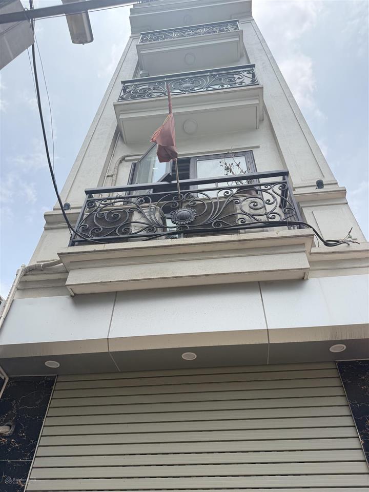 Chính chủ em bán nhà tây trà lĩnh nam 45 m2 5 tầng  5 ngủ một nhà ra oto tránh dá 9.5