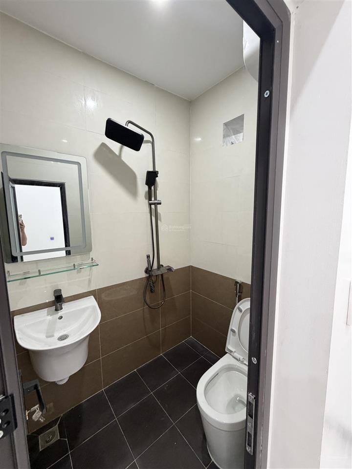 Chính chủ em bán căn hộ 65m2  2 phòng ngủ  2 wc, full nội thất tại mai động  giá 3.63 tỷ