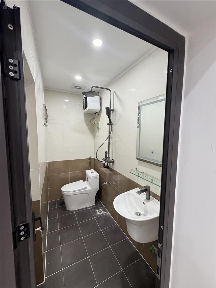 Chính chủ em bán căn hộ 65m2  2 phòng ngủ  2 wc, full nội thất tại mai động  giá 3.63 tỷ
