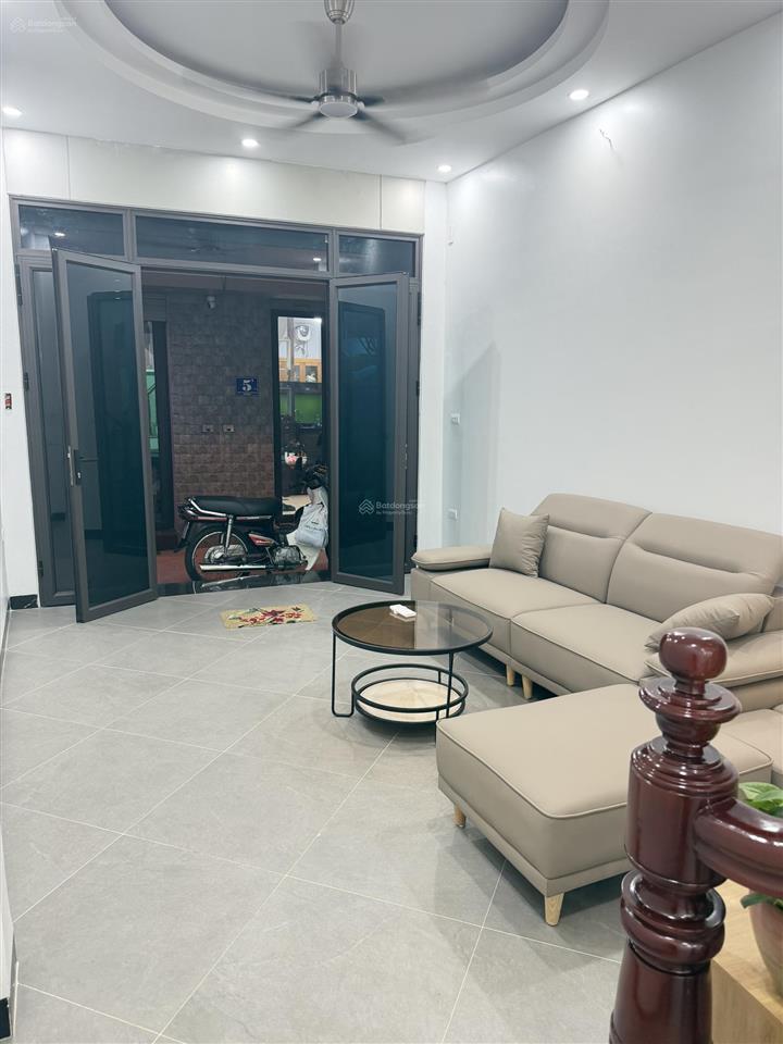 Nhà trương định  bờ sông sét 39 m2 lô góc 3 mặt thoáng  5 tầng  5 ngủ full nội thất  giá 7.9