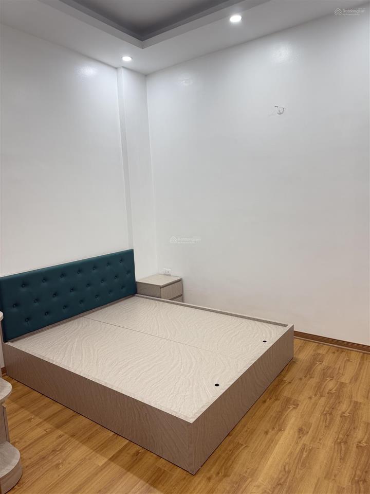 Nhà trương định  bờ sông sét 39 m2 lô góc 3 mặt thoáng  5 tầng  5 ngủ full nội thất  giá 7.9