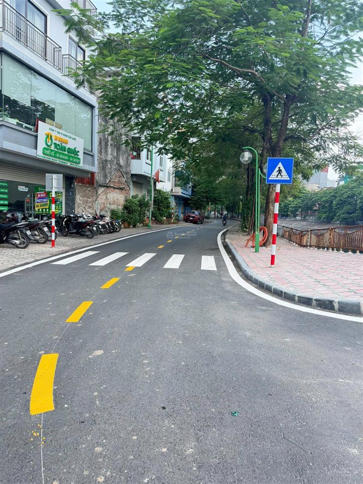 Nhà trương định  bờ sông sét 39 m2 lô góc 3 mặt thoáng  5 tầng  5 ngủ full nội thất  giá 7.9