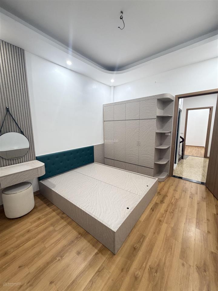 Nhà trương định  bờ sông sét 39 m2 lô góc 3 mặt thoáng  5 tầng  5 ngủ full nội thất  giá 7.9