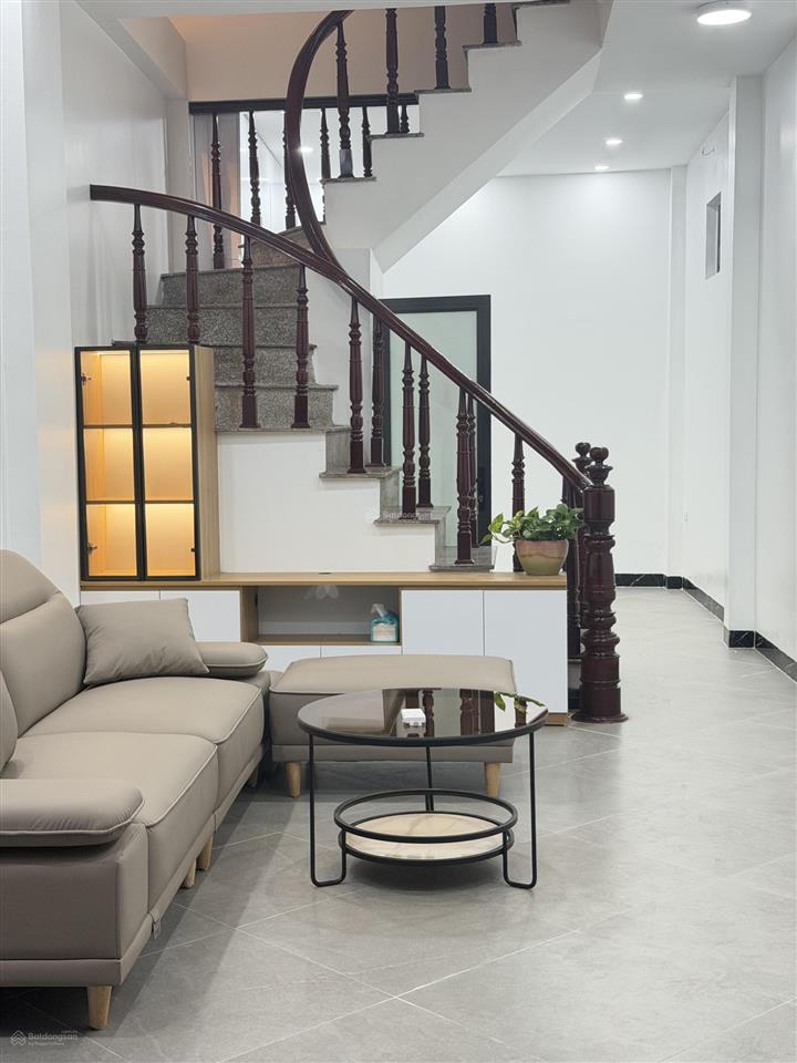 Nhà trương định  bờ sông sét 39 m2 lô góc 3 mặt thoáng  5 tầng  5 ngủ full nội thất  giá 7.9