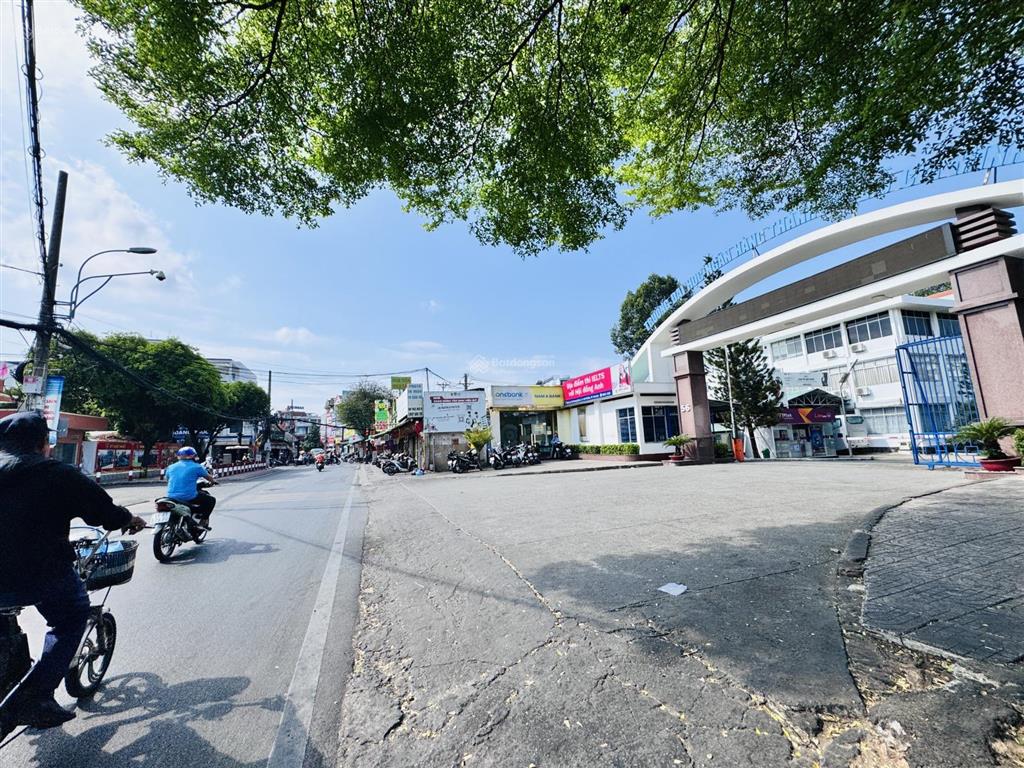 P. linh chiểu, mtkd sầm uất, đối diện đhnh, 55m2 rộng 4.7m chỉ 4.3 tỷ