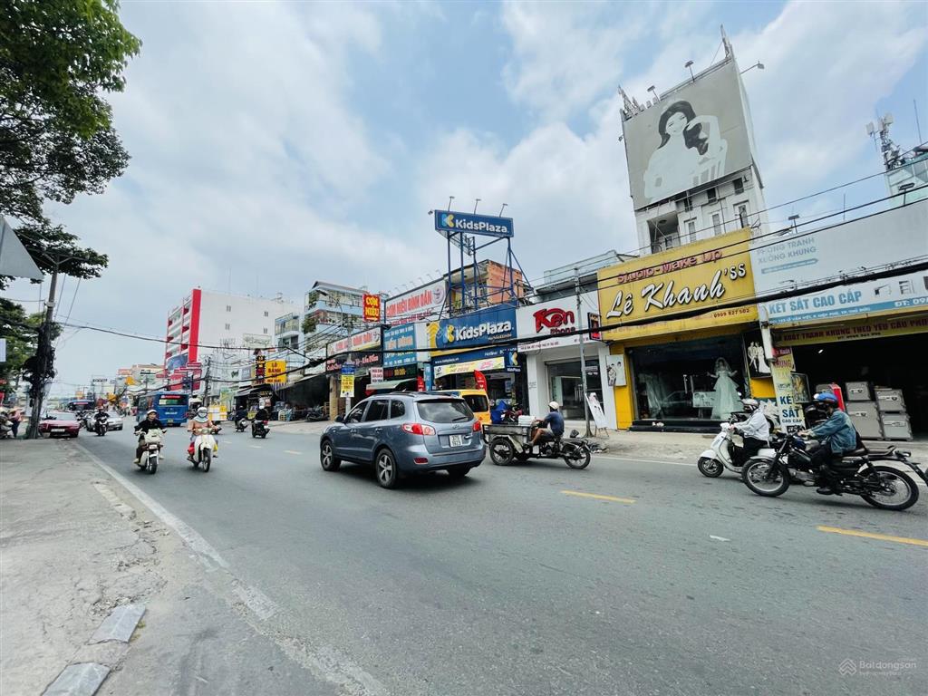 P. hiệp phú, nhất vị trí, ngay trung tâm đảng uỷ, cán bộ hưu trí nhà 54m2 2 tầng chỉ 3.55 tỷ .