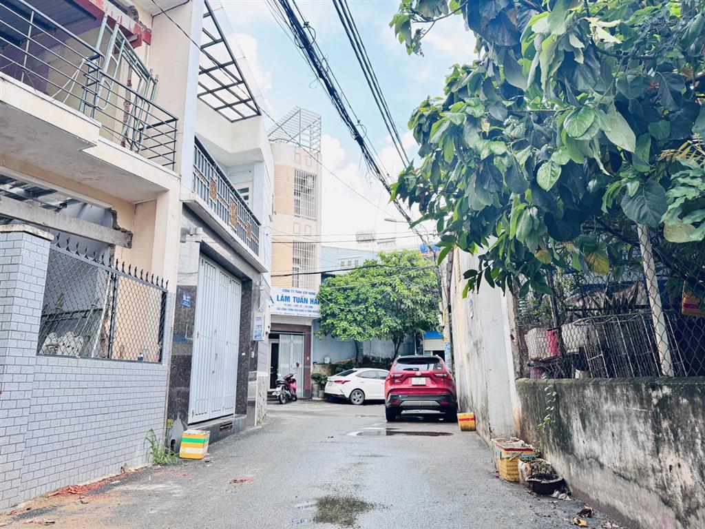 P. linh trung, nhà 3t, hxh tránh, 106m2 giảm 3 tỷ bán gấp chỉ 6.9 tỷ
