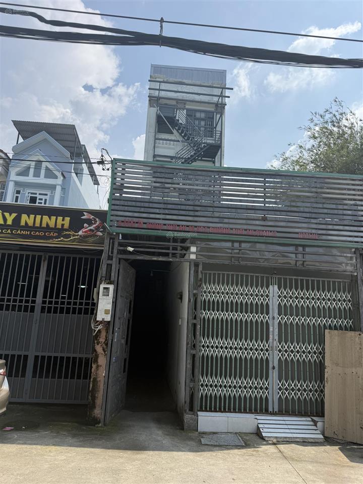 Bán căn hộ dịch vụ ngay trung tâm quận 12. thu nhập 100tr hàng tháng. diện tích lớn hẻm xe tải