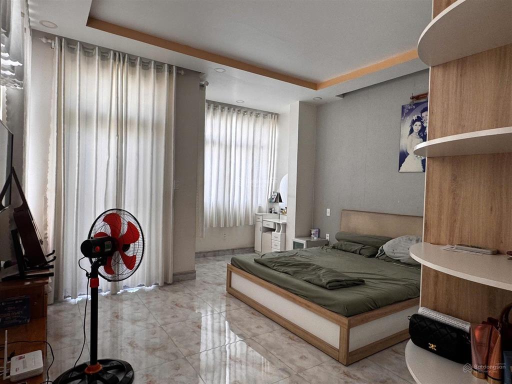 Bán nhà đẹp mặt tiền đường 11, trường thọ giá cực tốt 13ty diện tích 131.6m