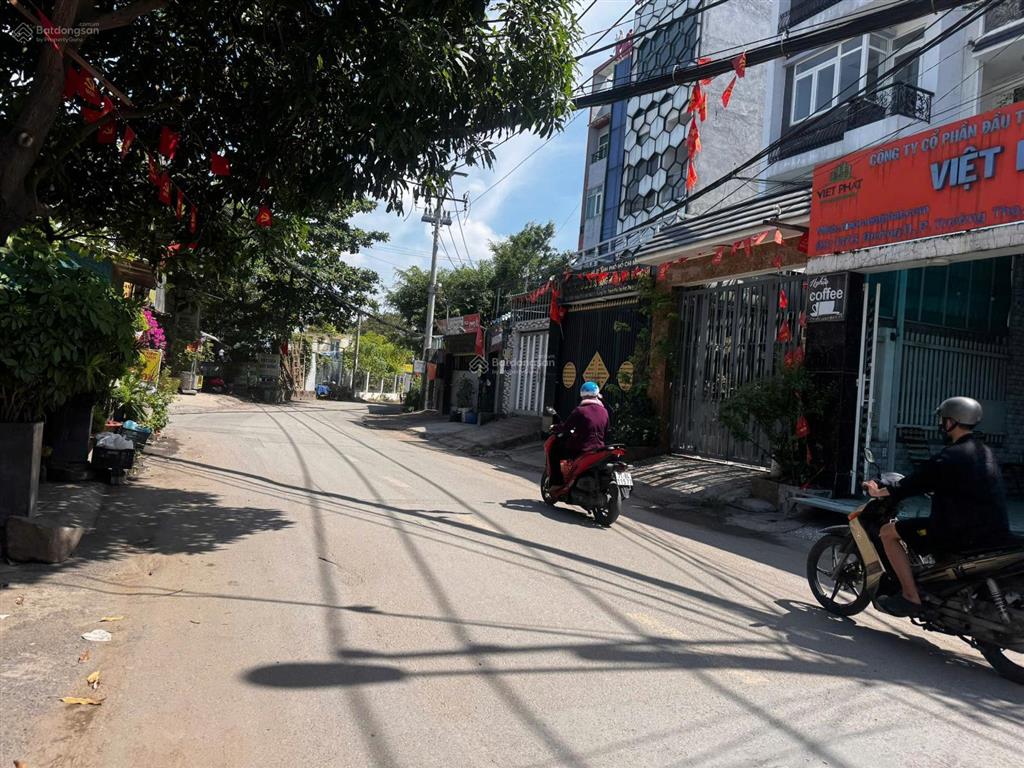 Bán nhà đẹp mặt tiền đường 11, trường thọ giá cực tốt 13ty diện tích 131.6m
