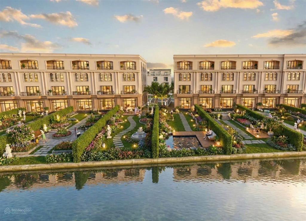 Liền kề ven sông phân khu quý tộc | 90m2 | sân vườn rộng | giá 10,8 tỷ