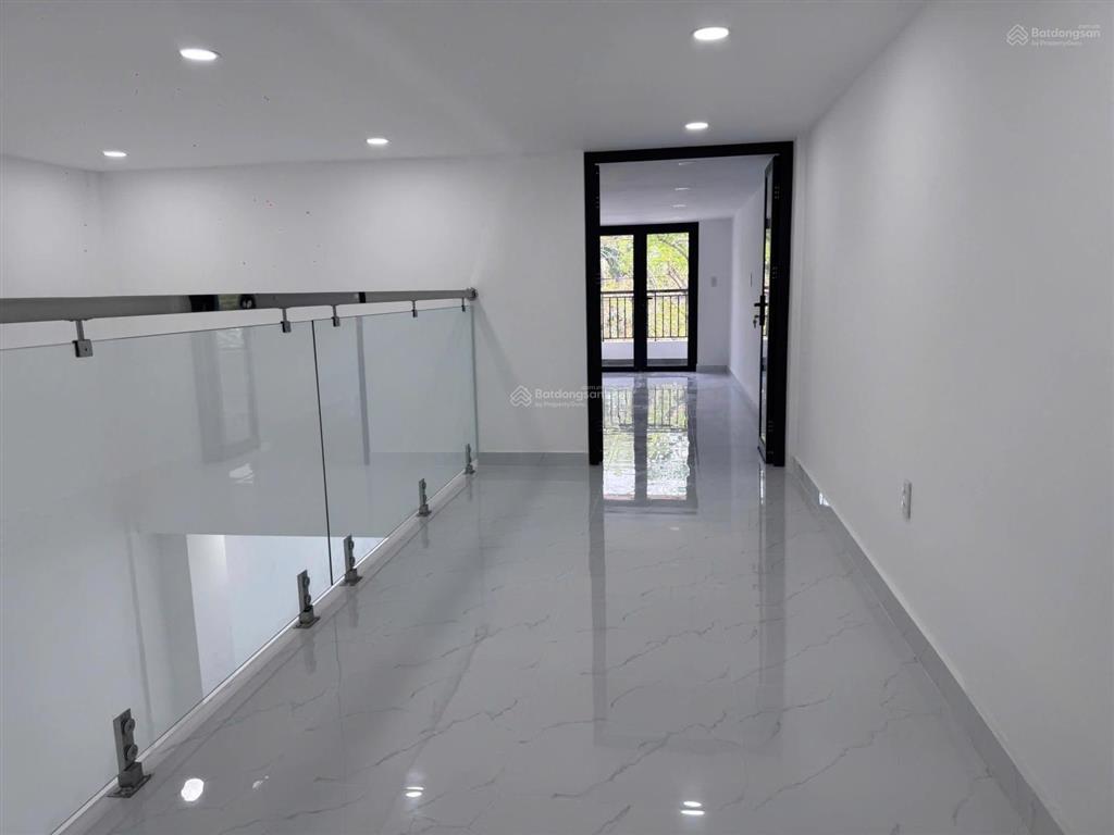 Nhà mới 125m2, 4 tầng, dòng tiên thuê 15tr/tháng  đường 20m  ngay công viên, chỉ 1.968 tỷ