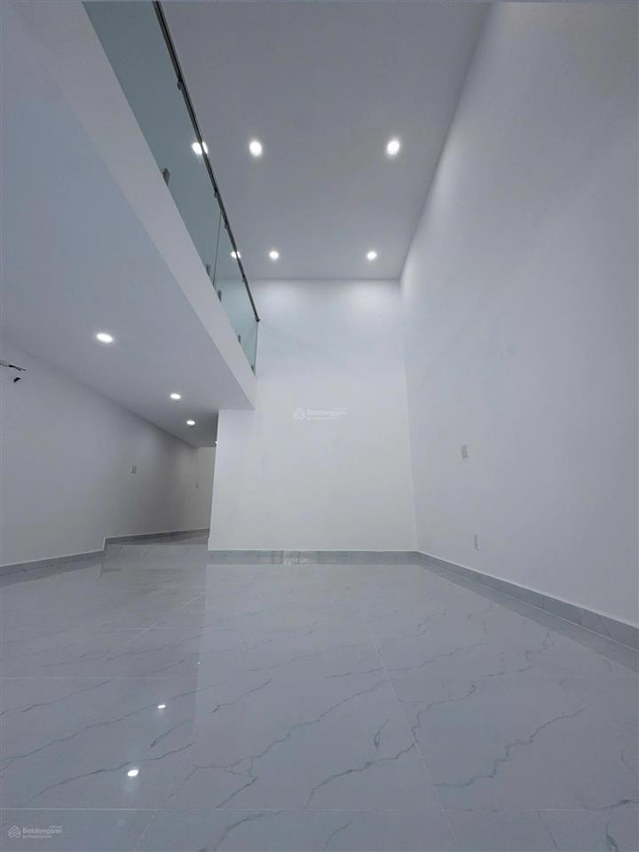 Nhà mới 125m2, 4 tầng, dòng tiên thuê 15tr/tháng  đường 20m  ngay công viên, chỉ 1.968 tỷ