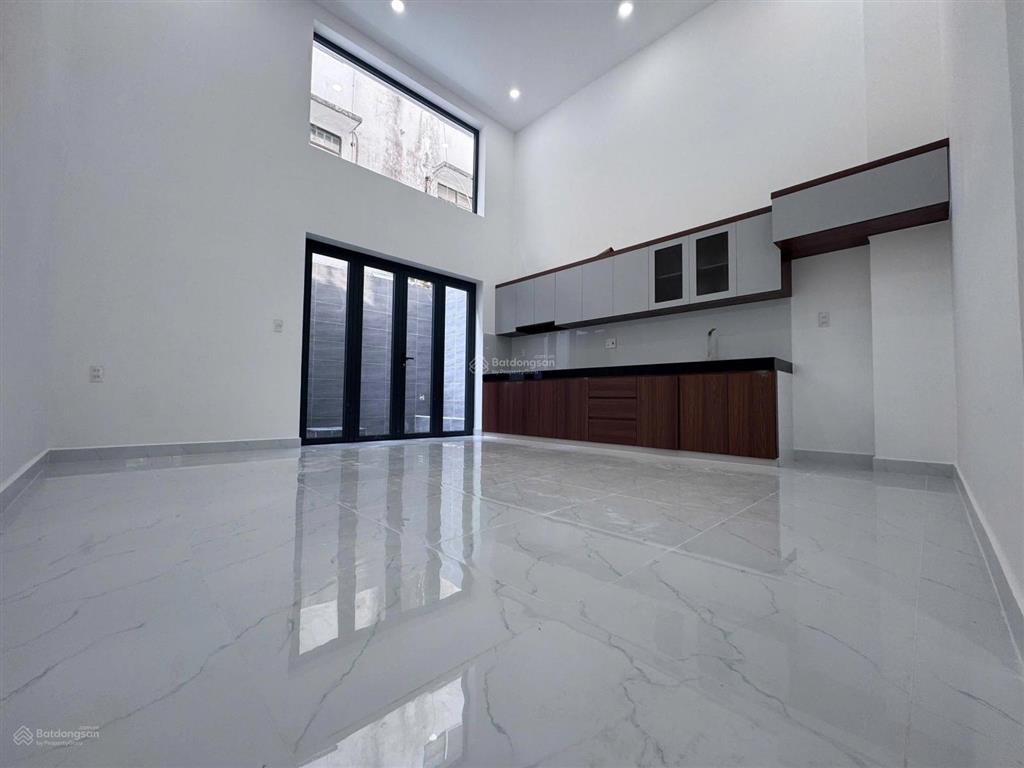 Nhà mới 125m2, 4 tầng, dòng tiên thuê 15tr/tháng  đường 20m  ngay công viên, chỉ 1.968 tỷ