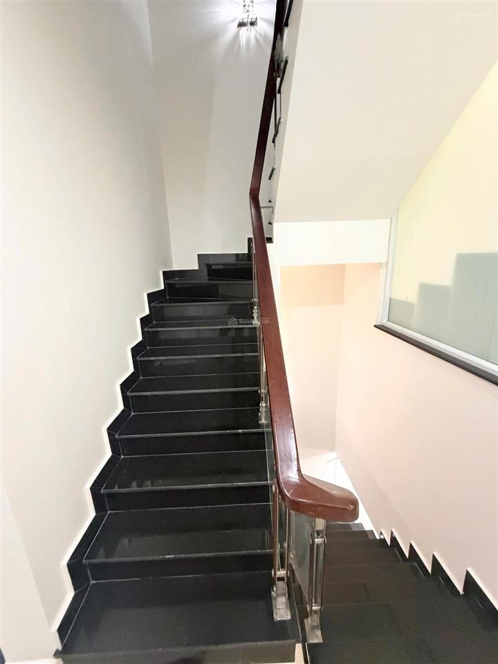 Bán giảm giá nhà mặt tiền đường số gần chợ bình triệu, gần cầu bình lợi, đại học luật