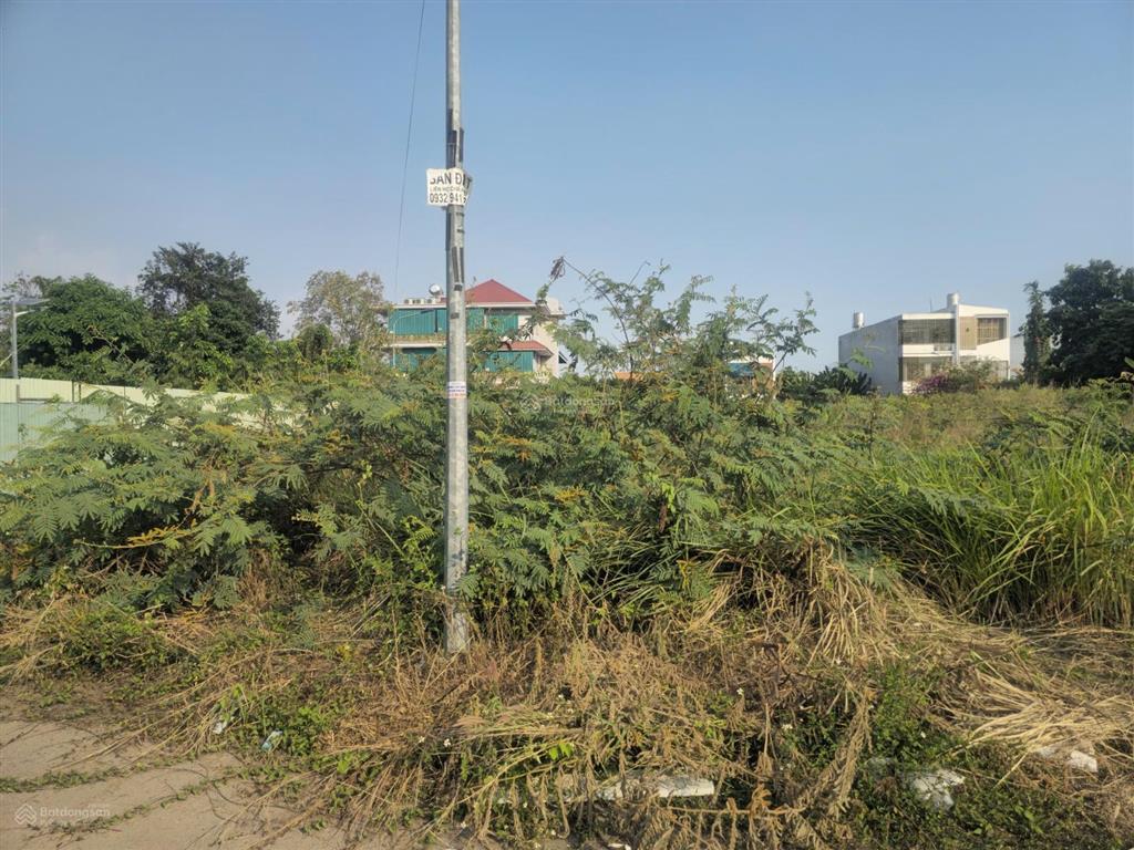 Kẹt tiền bán gấp lô đất góc 2 mặt tiền phước long, quận 9, kế bên khu đô thị đông tăng long