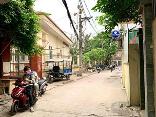 Mình cần bán căn nhà linh đàm, 6 tầng có thang máy, ngõ thông, ô tô đỗ cửa, cách ô tô tránh 15m