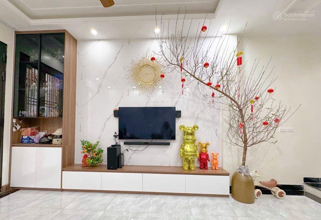 Chủ chuyển nhà về quê ở, cần bán nhanh nhà 5 tầng ở quang tiến, đại mỗ, chỉ có 6 tỷ dt rộng 38m2