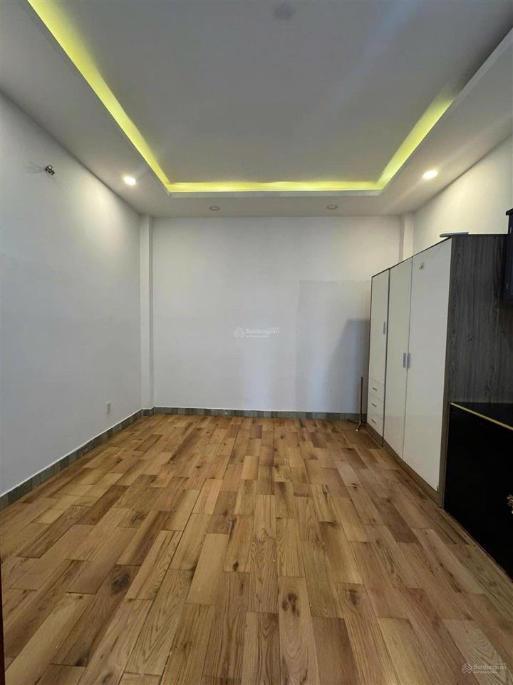Chính chủ bán nhà riêng đường 6m