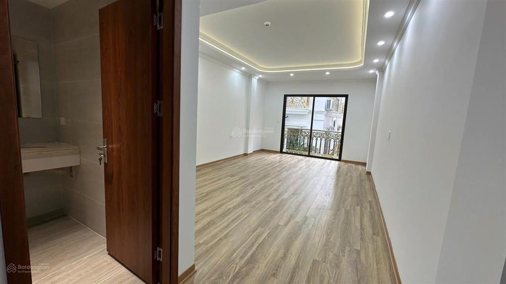 Phân lô cầu giấy 7 tầng thang máy, ô tô, giá 17,5 tỷ
