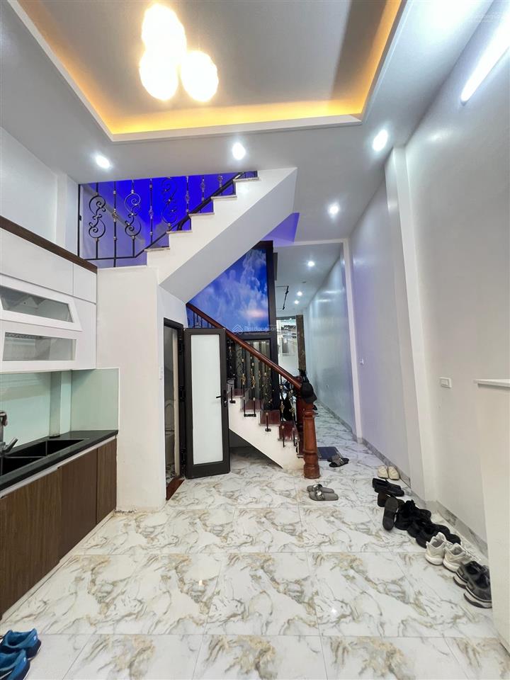 Bán nhà cầu giấy lô góc 47m, 5 tầng, nhỉnh 11 tỷ ô tô kinh doanh, ngõ thông gần phố