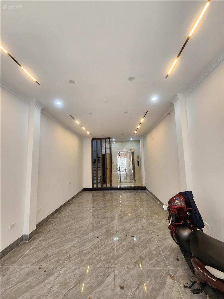 Bán nhà lạc long quân, tây hồ 52m, 6 tầng, thang máy, ô tô, gần hồ tây