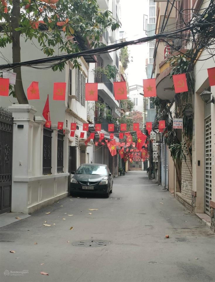 Bán nhà lạc long quân, tây hồ 40m x 5t, ngõ thông, phân lô, ô tô, gần hồ tây, 15 tỷ