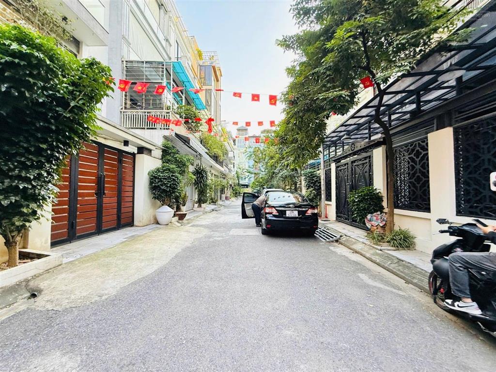 Liền kề tây hồ tây, 70m x 5t thang máy, vỉa hè ô tô, vị trí xứng tầm