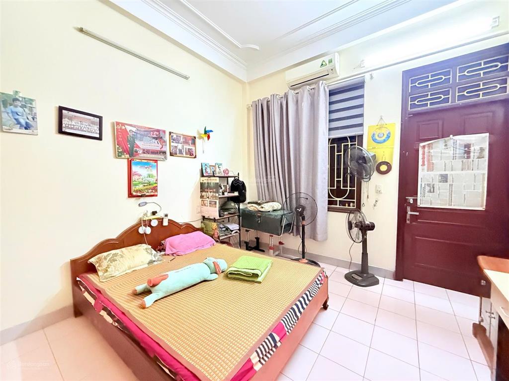 Phân lô cầu giấy, 59m x 5t giá 21,6 tỷ, ô tô, thông thoáng, an ninh tốt