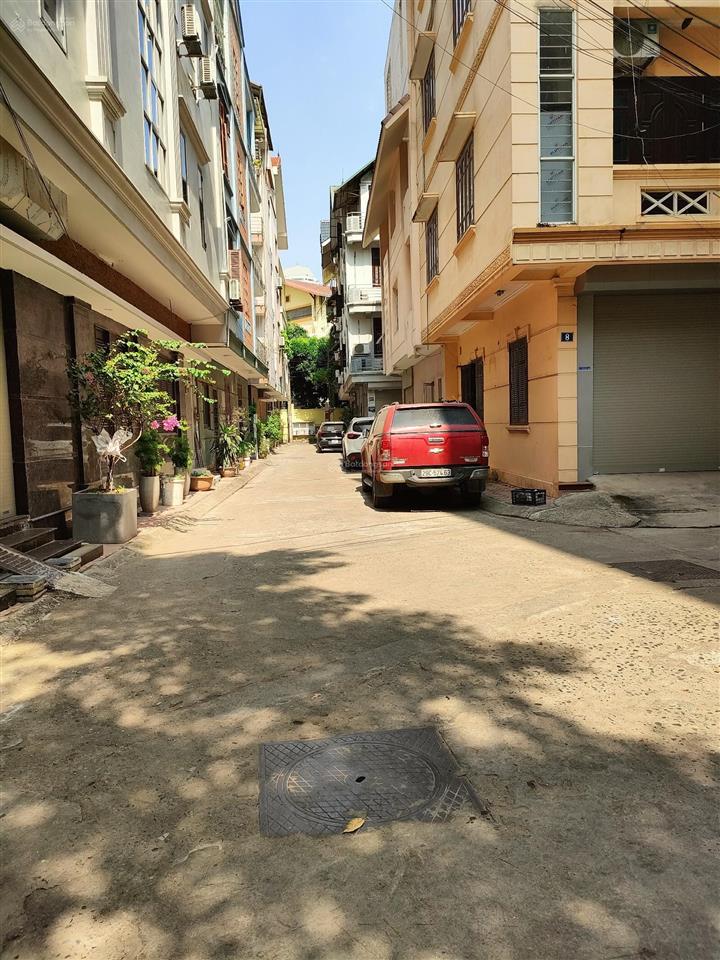 Duy tân, cầu giấy 55m x 5t, phân lô vỉa hè ô tô tránh đỗ, kinh doanh, giá 24 tỷ