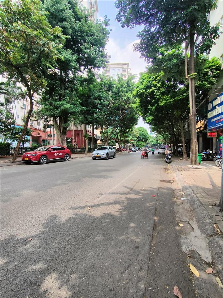 Mặt phố trung hoà, cầu giấy 55m x 4t x 6m vỉa hè rộng, ô tô dừng đỗ, kinh doanh