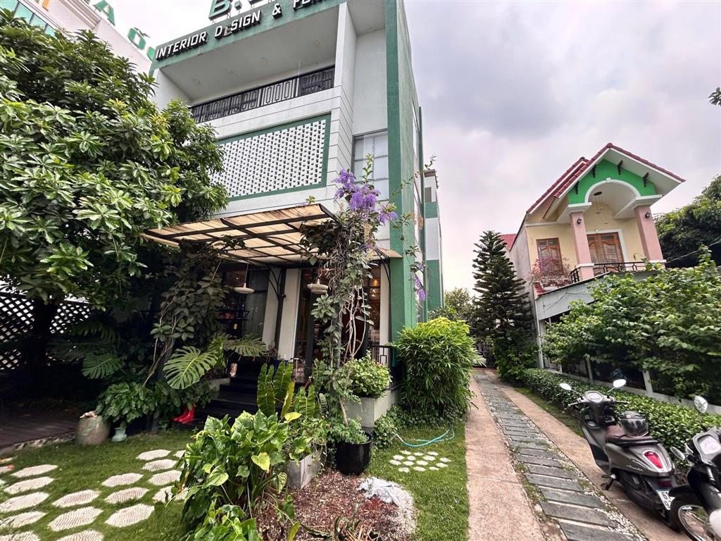 Cho thuê tòa nhà văn phòng trung tâm thủ dầu một
 diện tích  15x56(840m2)
 xây dựng  800m2 sàn