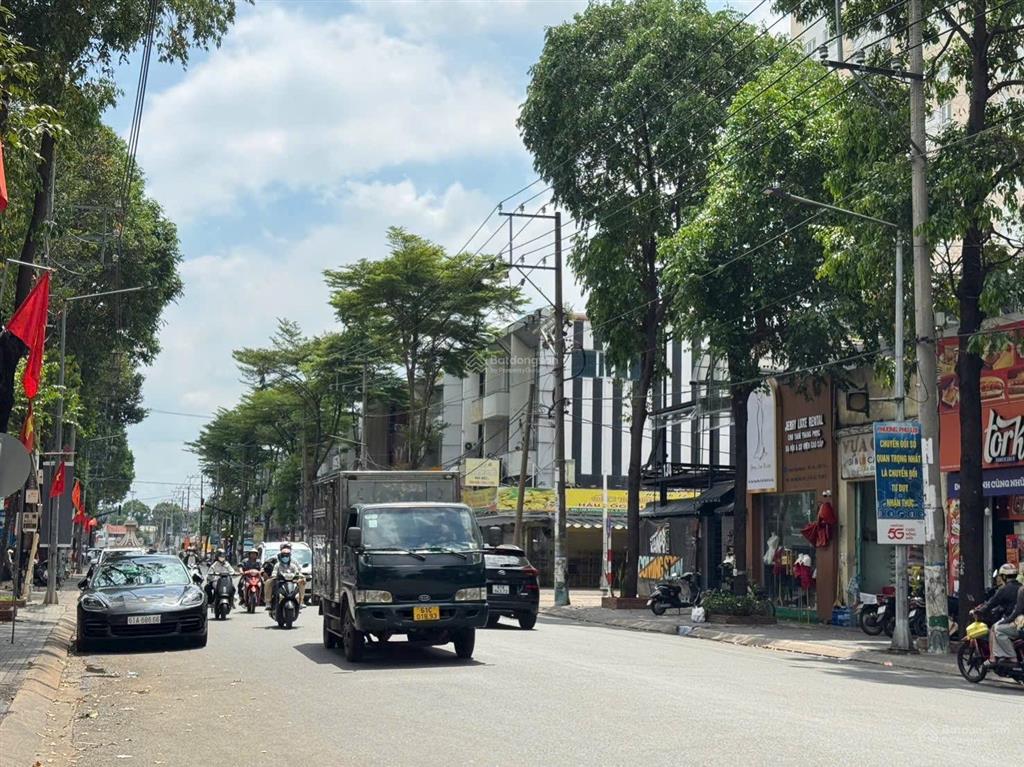 Cho thuê nhà 700m2 sàn mặt tiền 30/4, phú hoà, thủ dầu một