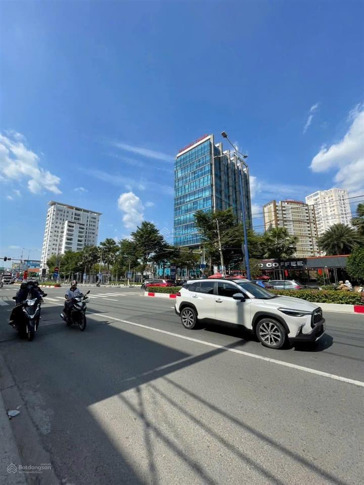 Cho thuê mặt bằng 2 mặt tiền trung tâm thủ dầu một  đường lớn kinh doanh đông đúc