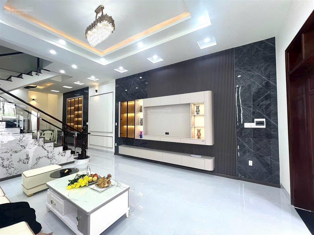 Nhà mặt tiền kinh doanh đường số 51, phú tân, ngay trung tâm thành phố mới bình dương