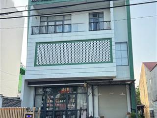 Cho thuê toà nhà mặt tiền phạm ngọc thạch, thủ dầu một, bình dương  diện tích 11 x 30m2  dt x