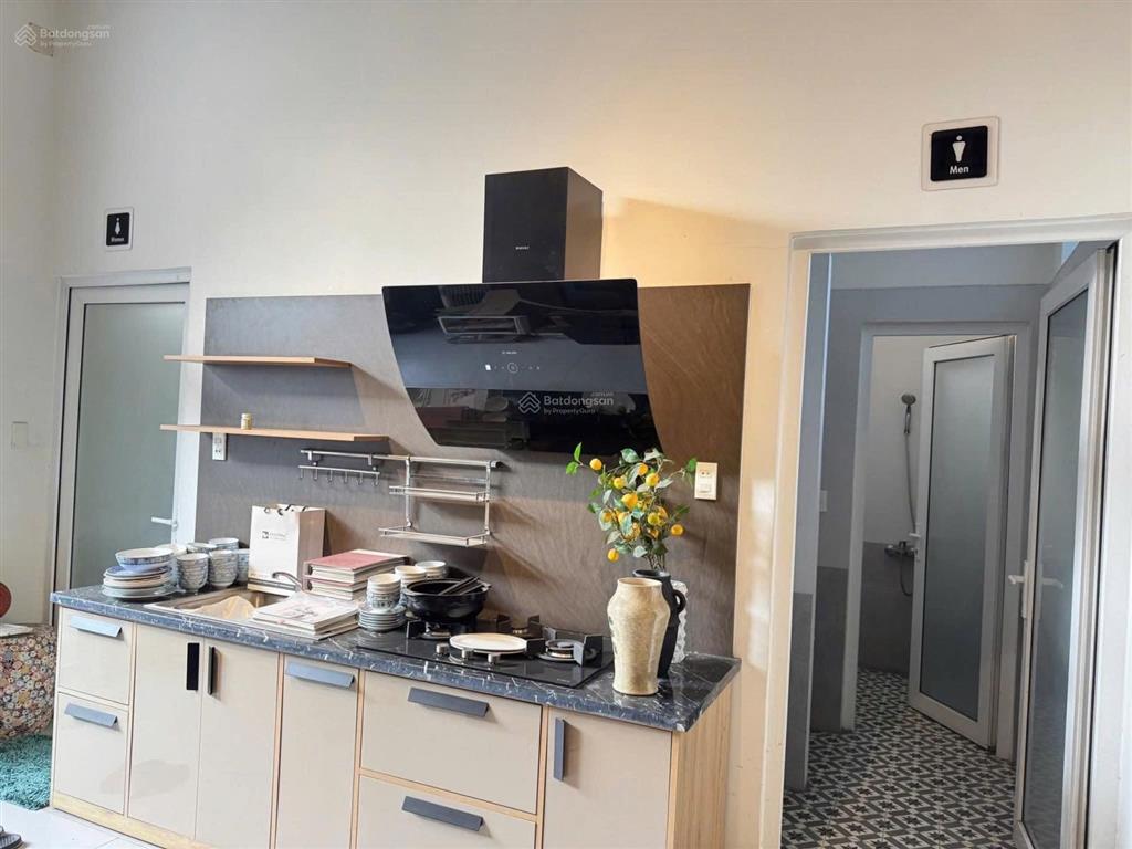 Cho thuê toà nhà mặt tiền phạm ngọc thạch, thủ dầu một, bình dương  diện tích 11 x 30m2  dt x